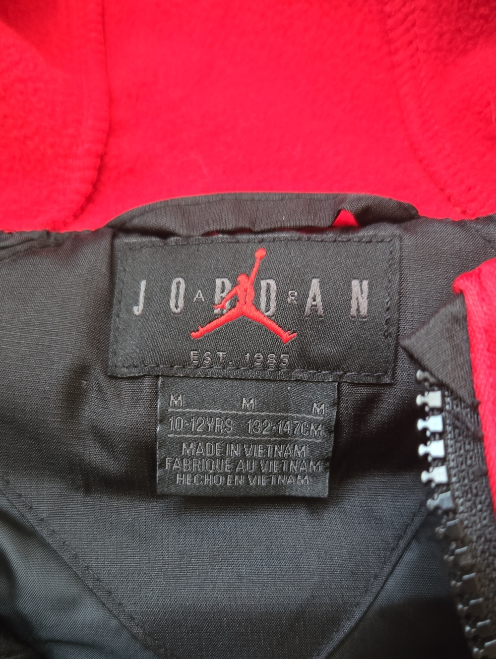 NWT Boy’s Jordan Jumpman Synthetic Fill Puffer Coat Red/Black, Size M 10-12Yrs - Picture 2 of 4